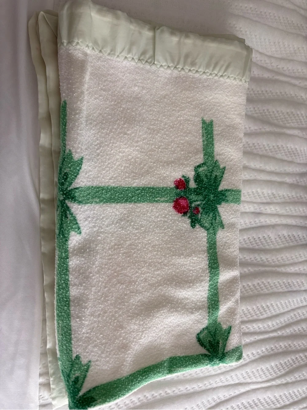 Vintage 1958 Christmas Baby Blanket Satin Trim Holiday Mid-Century